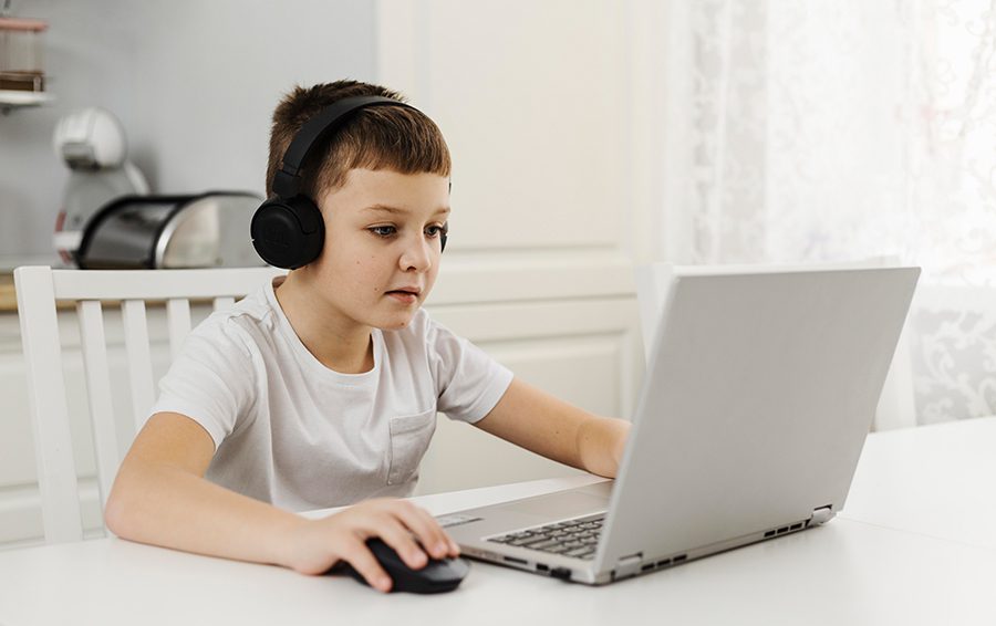 Топ-10 онлайн-курсов для детей по компьютерной грамотности