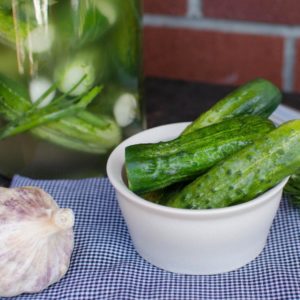 Как мариновать огурцы на зиму с уксусом?