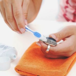 Как дома почистить серебро от черноты?
