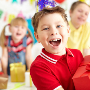 Как подобрать подарок для мальчика 8 лет?