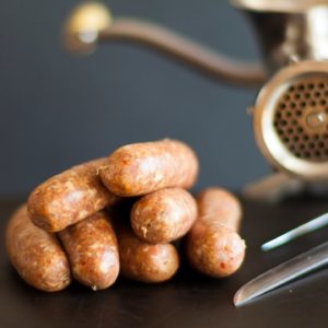 Как сделать колбасу в домашних условиях?