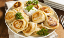 Как пожарить пельмени на сковороде вкусно?