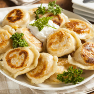 Как пожарить пельмени на сковороде вкусно?