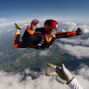 Почему пассажирам самолётов не выдают спасательные парашюты?