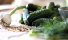 Как малосолить огурцы, чтобы они были хрустящими?