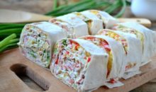 Как приготовить рулетики из лаваша с крабовыми палочками?