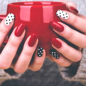 Как рисовать акриловыми красками на ногтях?