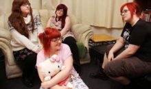 В теле девушки живут 15 личностей, и её парень общается с каждой из них