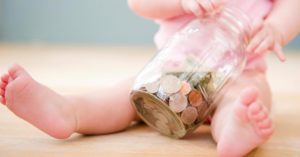 Что делать, если ребенок проглотил монету?