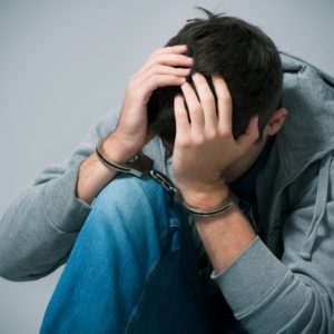 Каковы особенности уголовной ответственности и наказания несовершеннолетних?