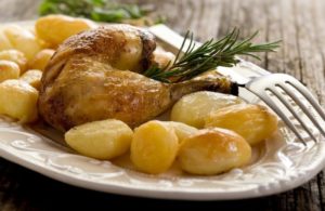 Куриные ножки с картошкой в мультиварке