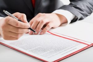 Как выписать из квартиры умершего человека?