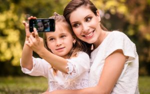 У этих родителей селфи получаются гораздо круче, чем у их детей