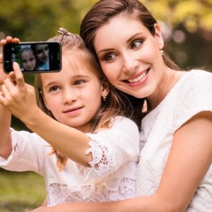 У этих родителей селфи получаются гораздо круче, чем у их детей