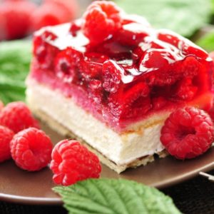 Творожный десерт с желатином и фруктами