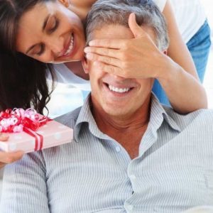 Как поздравить мужа с годовщиной свадьбы?