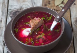 Как приготовить красный борщ со свёклой?