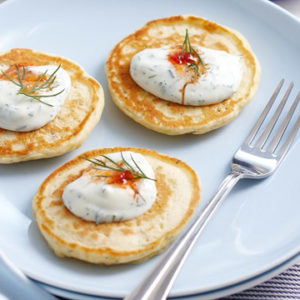 Как приготовить оладьи на кислом молоке?