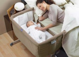 Какую кроватку лучше купить для новорожденного?