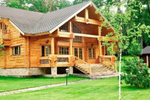 Дом из бруса – какие плюсы и минусы?