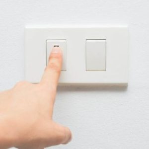 Как подключить люстру к двойному выключателю?