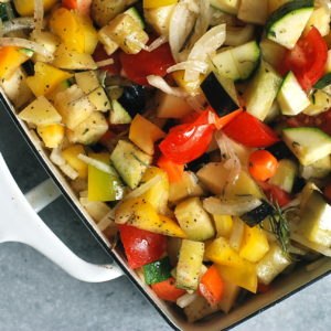 Как приготовить тушеные кабачки с овощами?