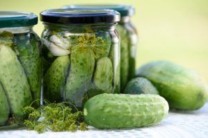 Рецепт приготовления малосольных огурцов в банке