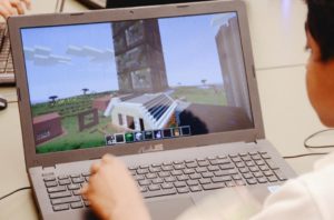 Как развернуть Minecraft на весь экран?