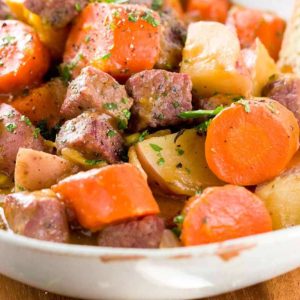 Как готовить овощное рагу с мясом?