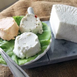Как приготовить сыр из козьего молока?