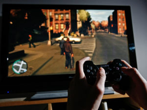 Почему GTA IV вылетает при запуске?
