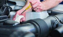 Как проверить давление масла в двигателе?