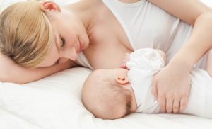 Как научить ребенка засыпать без груди?