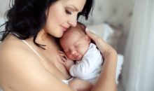 Как избавиться от икоты у новорожденного?