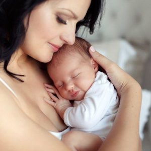 Как избавиться от икоты у новорожденного?