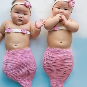 Родители этих близнецов празднуют их рождение каждый день