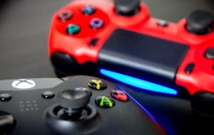 Что лучше: Xbox One или PS 4?
