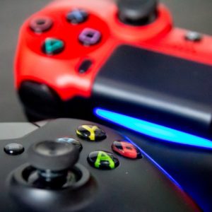 Что лучше: Xbox One или PS 4?