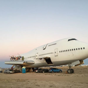 Участники Burning Man привезли на фестиваль настоящий Boeing 747
