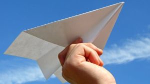 Как сделать из бумаги самолёт, который летает 100 метров?