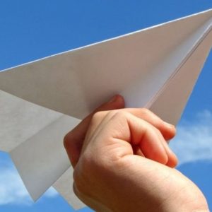 Как сделать из бумаги самолёт, который летает 100 метров?