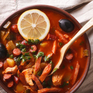 Сборная мясная солянка: 5 рецептов самого вкусного супа