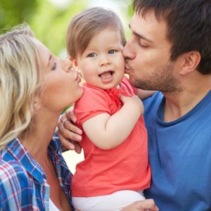 Забота о младенце в мельчайших юмористических деталях