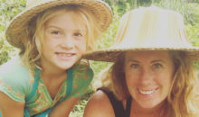 Мама уволилась с работы, чтобы путешествовать по миру со своей дочерью