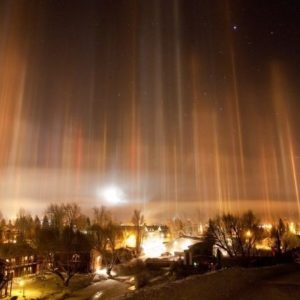 Потрясающие световые столбы