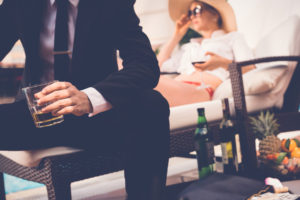 Любителям покрепче: как отличить настоящий алкоголь от подделки?
