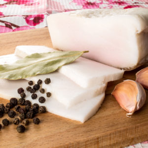 Как засолить сало в домашних условиях вкусно и быстро?