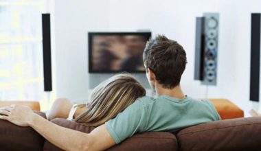11 сериалов, которые скрасят ожидание лета