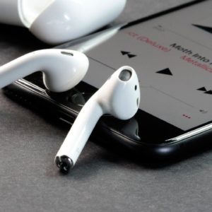 Лучшие беспроводные наушники: 5 моделей, к которым стоит присмотреться