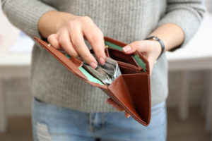 Как меньше тратить: 6 советов, которые научат вас экономить